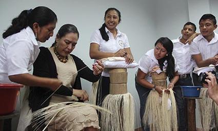 Artesanos Exponen Sobre El Tejido Del Sombrero El Diario Ecuador