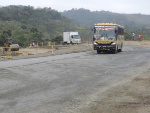 Reconstruyen “la curva” en la vía Jipijapa–Guayaquil - El Diario Ecuador
