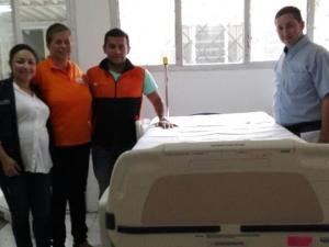 Secretaria de Gestión de Riesgos entrega camas especiales - El Diario Ecuador