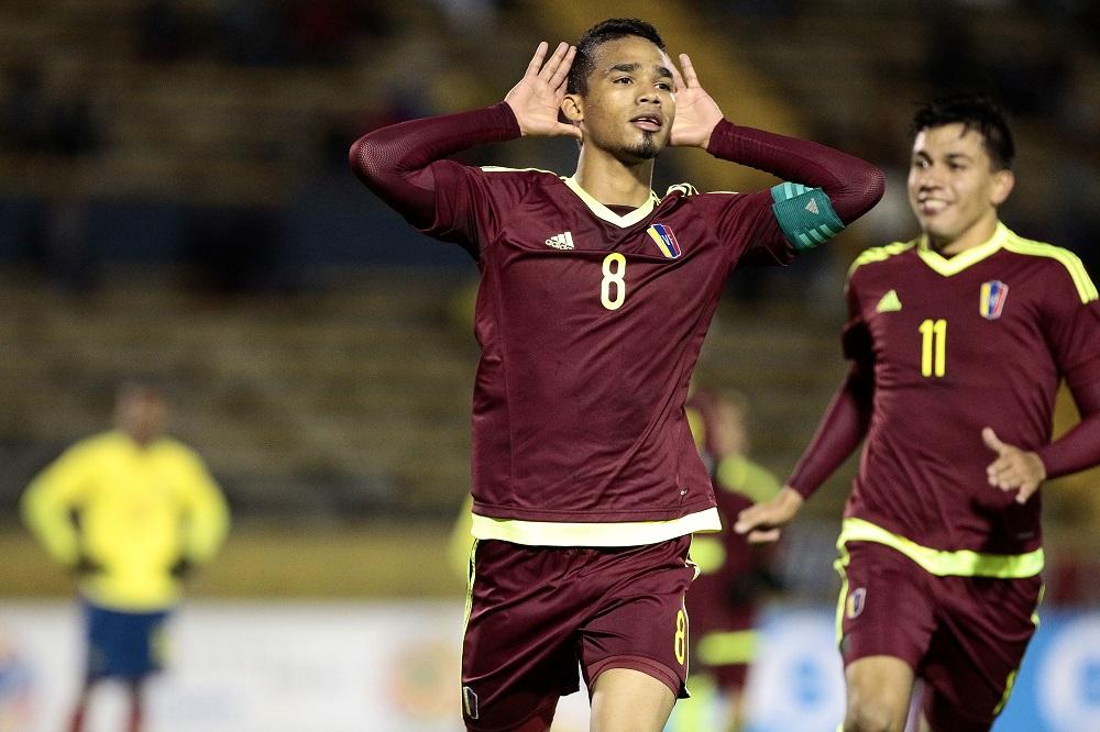 La MiniTri cae por goleada ante Venezuela y complica su clasificación