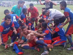 Bellavista logra título en fútbol sub-13 - El Diario Ecuador