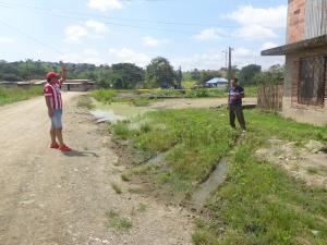 Agua putrefacta genera malestar y quejas en el barrio La Merced - El Diario Ecuador