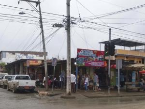 Rezan para que se acaben los apagones en Puerto López - El Diario Ecuador