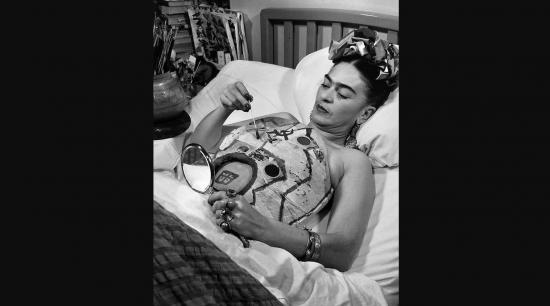 Resultado de imagen para Foto de Frida Kahlo será subastada para ayudar a fotógrafo afectado por sismo