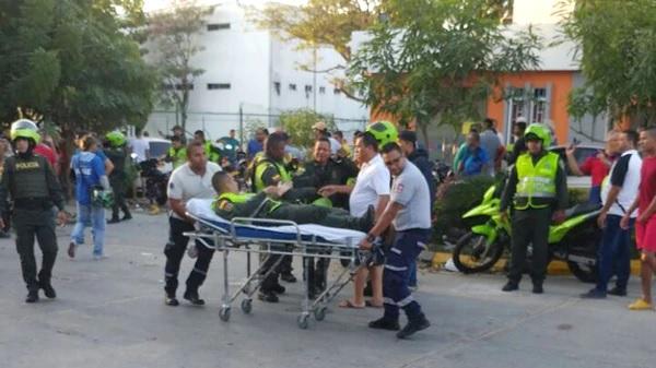 Atentado con 4 policías muertos y 42 heridos revive el terrorismo en