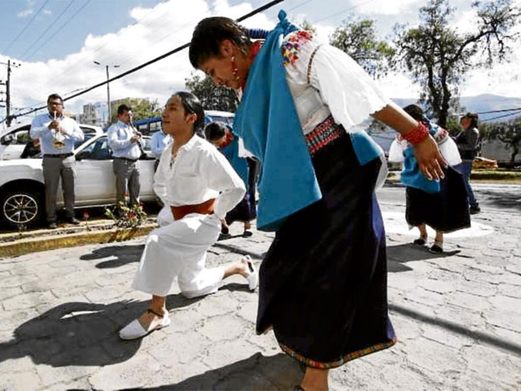 A Beber Chicha En Otavalo El Diario Ecuador