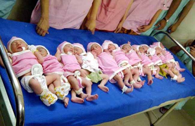 Mujer de la India dio a luz a once bebés