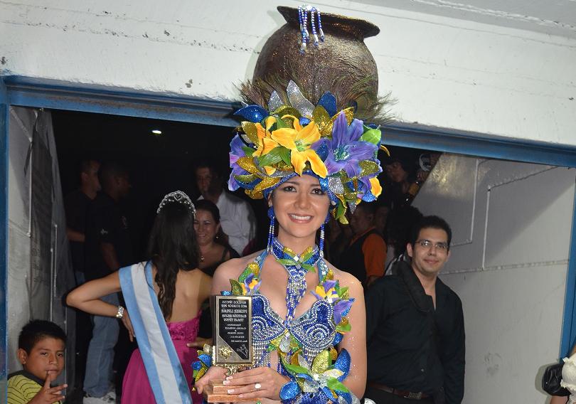 Diseño manabita gana en el Mejor Traje Típico del Miss Ecuador El