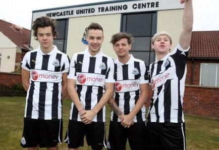 One Direction juega fútbol con el Newcastle United