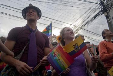 Matrimonio homosexual en Ecuador iría a consulta popular