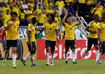 Colombia derrota 2-0 a Perú y acorta su camino a Brasil 2014