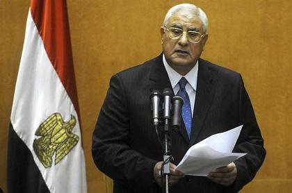 El nuevo presidente interino de Egipto asume su cargo