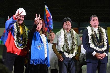 Seis líderes de Unasur exigen disculpas por incidente con avión boliviano