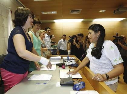 Mujer, nacida en Cañar, es electa como concejal en España