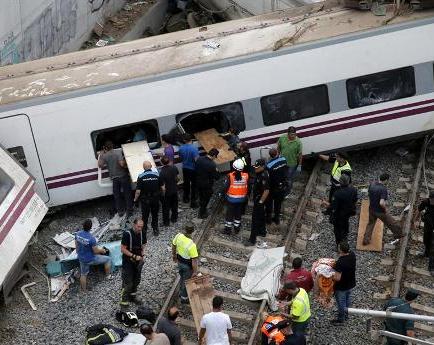 Accidente de tren deja al menos 60 muertos y 110 heridos en España