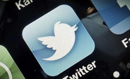 Asociación francesa denuncia a Twitter por mensajes contra gays