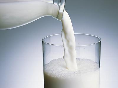 Harvard eliminó la leche de su guía de alimentación porque la considera no saludable
