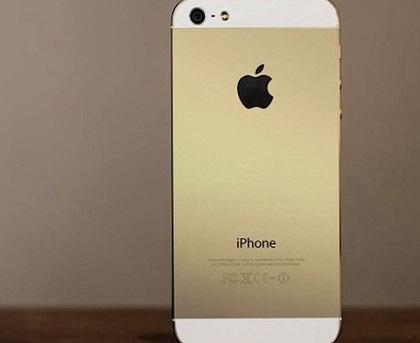 Apple lanzaría iPhone 5S en versión dorada