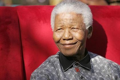 Nelson Mandela pasa en estado crítico la primera noche en su casa