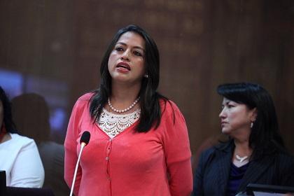 Retiran en Parlamento Ecuador moción sobre aborto tras advertencia de Correa
