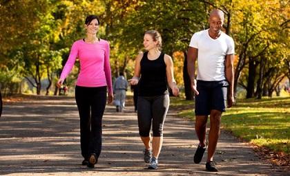 El caminar se reduce el riesgo de hipertensión y colesterol alto