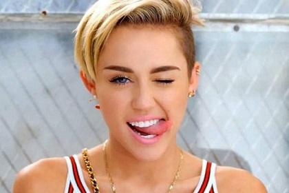 Miley Cyrus paga la cena de una pareja, tras arruinar su aniversario