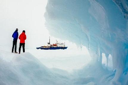 El mal tiempo demora el rescate del buque ruso atrapado en hielo antártico