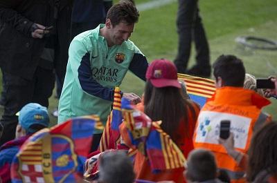 13.200 aficionados se reunieron para ver el regreso de Messi