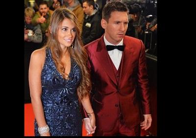Messi sorprendió con un traje rojo en la premiación del Balón de Oro