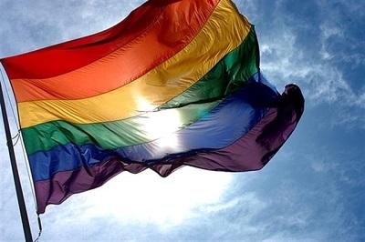 Arrestan a evangélico por decir que la homosexualidad 'es un pecado'