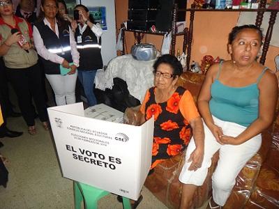 CNE realiza simulacro de Voto en casa en Manta