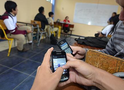 Hay dudas sobre el uso de celulares en clases