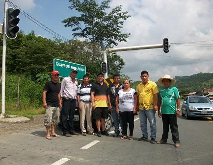 Moradores de Colimes piden arreglo de semáforos