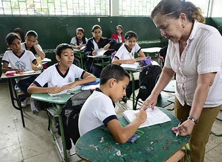Manabí tiene 14.900 maestros fiscales