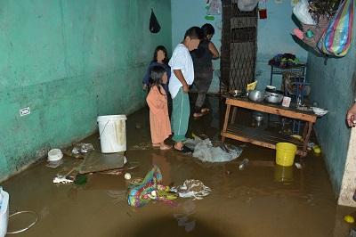 Lluvias provocaron el colapso de una caja de alcantarilla en Santo Domingo