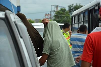Detienen a presuntos miembros de banda delictiva en Santo Domingo