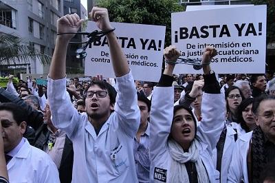 Médicos ecuatorianos volverán a protestar contra el COIP