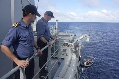 Minisubmarino termina su primera misión sin rastros del avión malasio