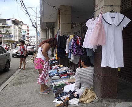 La venta de ropa usada crece en Tarqui