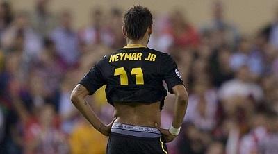 Neymar es acusado de mostrar intencionalmente la marca de sus calzoncillos