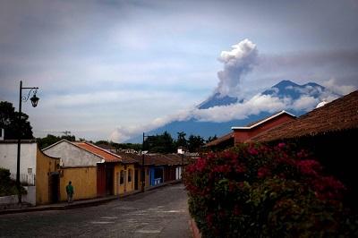 Las explosiones en el volcán Fuego aumentan de 6 por hora a 14