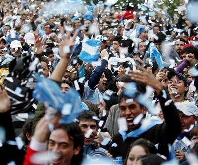 La asociación de hinchas radicales argentinos anuncia su disolución