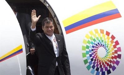 Rafael Correa viajó a Brasil en compañía de 4 jóvenes manabitas