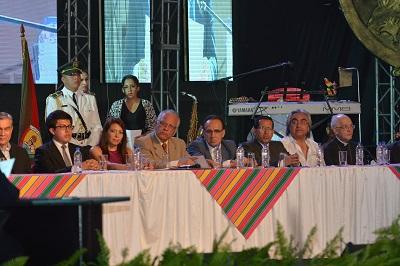 Alcalde de Santo Domingo firmó seis convenios en la sesión solemne por las fiestas de cantonización