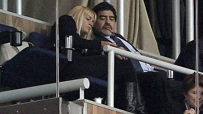 Maradona hace detener a su exnovia por presunto robo