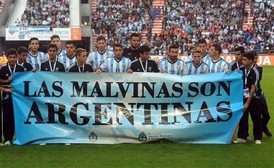 La FIFA multa a la AFA por pancarta de 'Las Malvinas son argentinas'