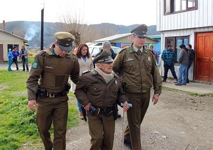 Hombre más longevo de Chile nombrado carabinero de honor en su 118 cumpleaños