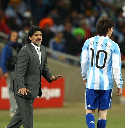 Maradona pide a Menotti y dice que Messi jugó mejor con él que con Sabella