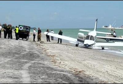 Una avioneta se estrella en playa de EE.UU. y deja un muerto