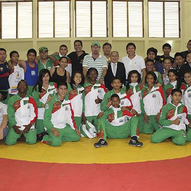 Manabí se consagra tricampeón en  lucha en los Juegos Prejuveniles